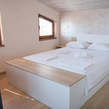 Summer Blue - House *